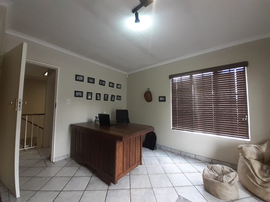 4 Bedroom Property for Sale in Vaalpark Free State